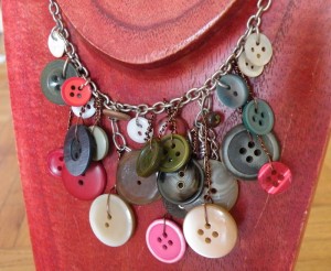 collier florilège de boutons Collier florilège de boutons Clémentine la Mandarine