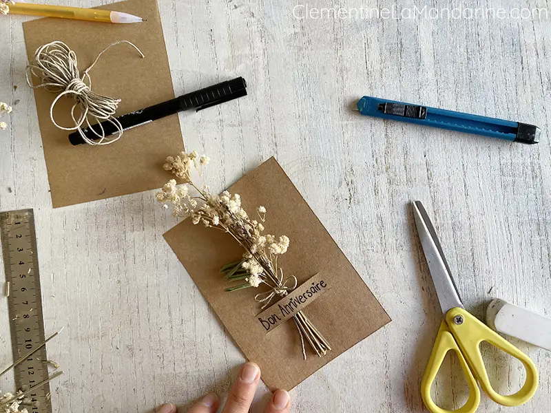 DIY carte d&rsquo;anniversaire fleurs séchées